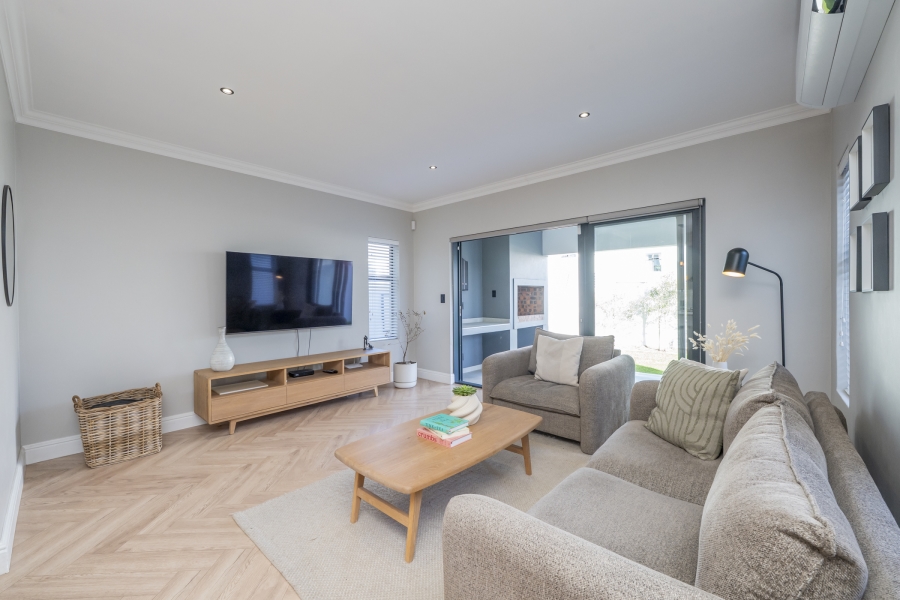 3 Bedroom Property for Sale in Sandown Western Cape